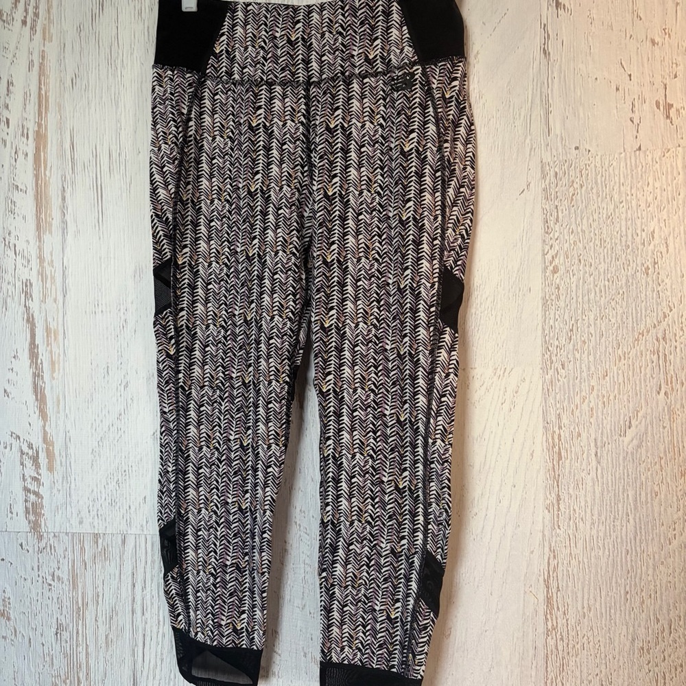 New Balance Black and White Patterned Leggings with Mesh Detail